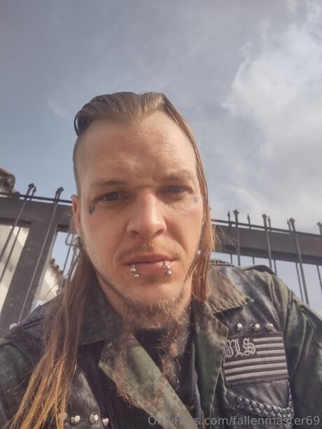 Fallenmaster69 perfect star photo