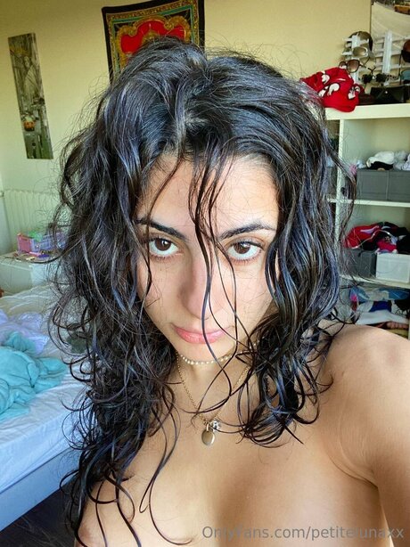 Petitelunaxx hd pornstar img