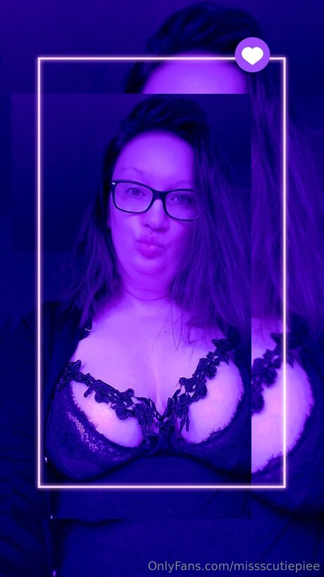 Missscutiepiee model exclusive photos