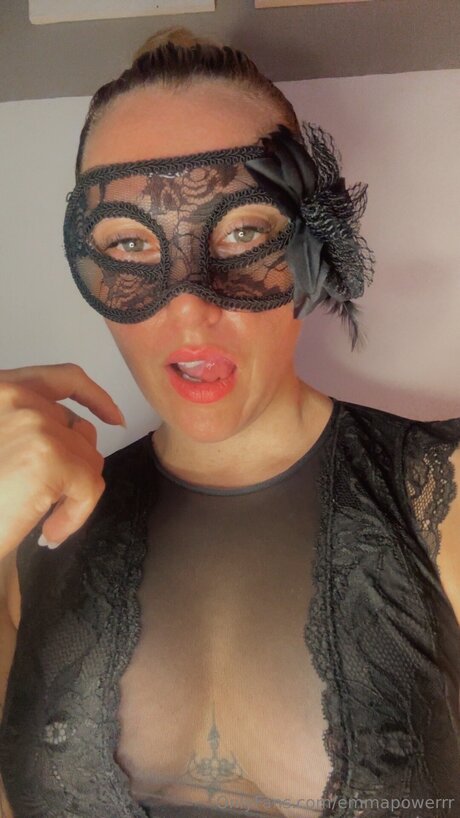 Emmapowerrr art model pic