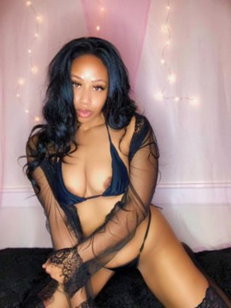 _Goddess Honey 777 nude model picture
