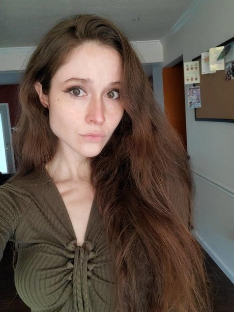 Dalia Dova model pretty pics