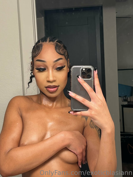 Exoticblasiann_ model xxx gallery
