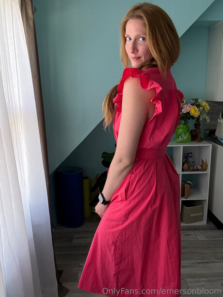 Emersonbloom model nudes pic