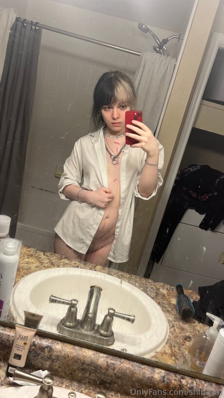 Shibawri star nude image