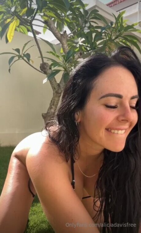 Aliciadavisfree pornstar naked pic