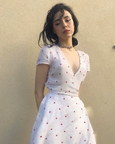 Mina Bell_ hot actress images