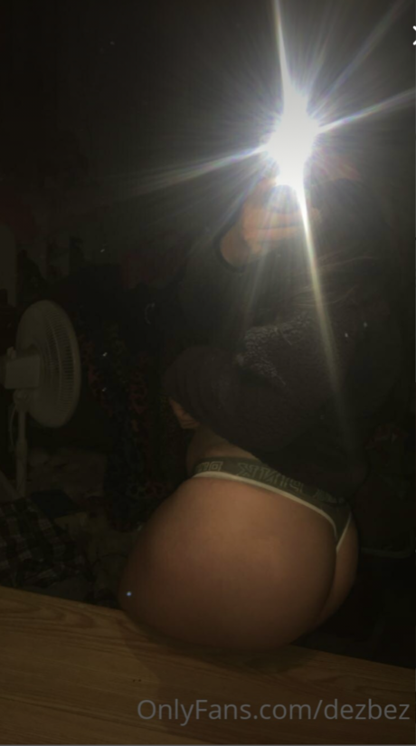 Dezbez naked star picture