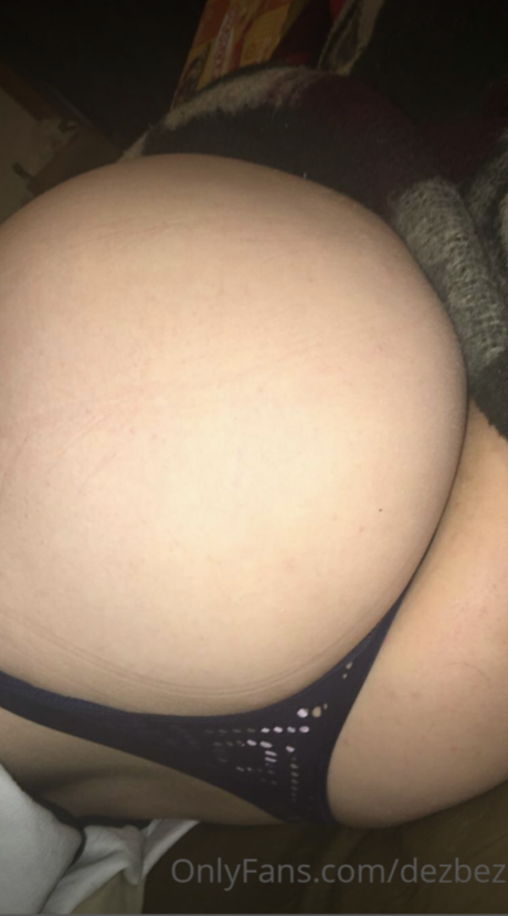 Dezbez model perfect pic