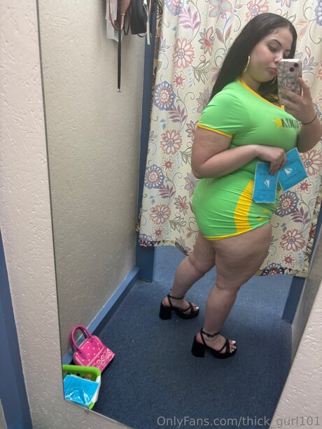 Thick Gurl101 model sex gallery