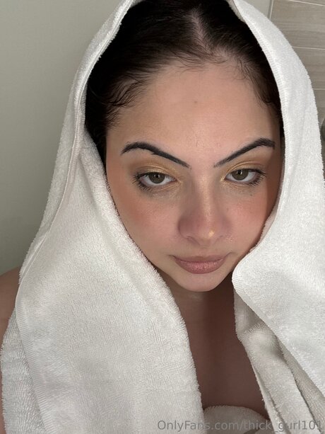 Thick Gurl101 erotic pornstar gallery