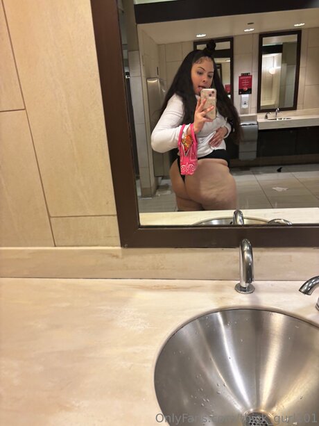 Thick Gurl101 pornstar sex pic
