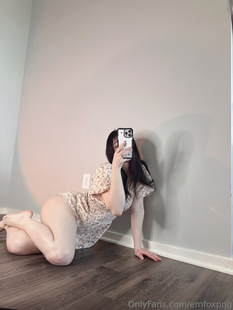 Emfoxpng pornstar nude photos