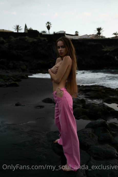 _Anda Kiev exclusive star photo