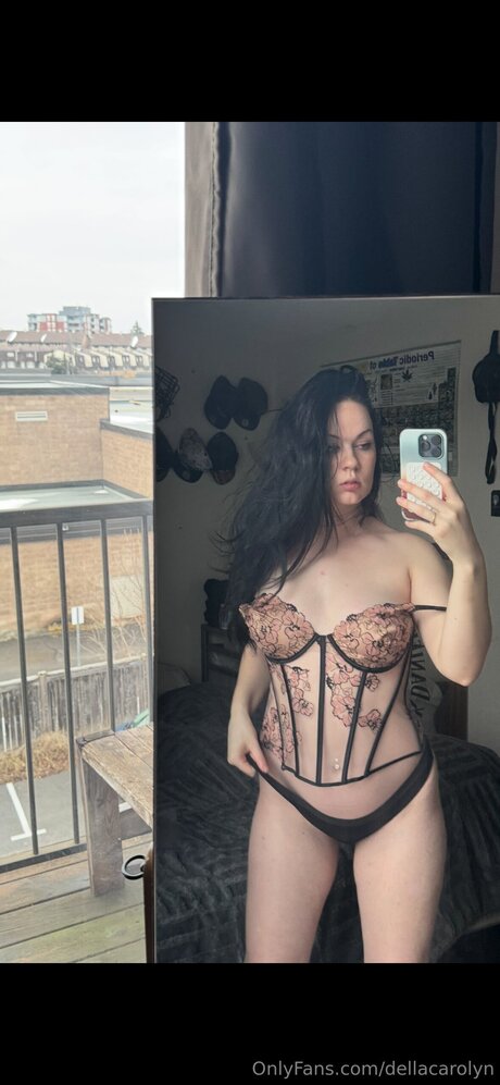 Dellacarolyn sex pornstar img