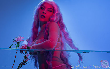 Zoe Volf model best photos