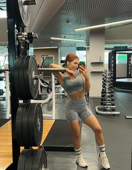 shulyyyyyy model naked image