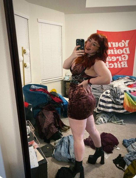 Koolysmiley model naked images