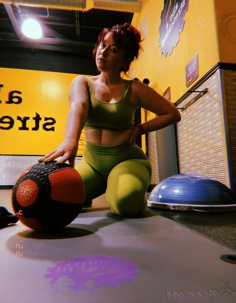 Koolysmiley sexy model gallery