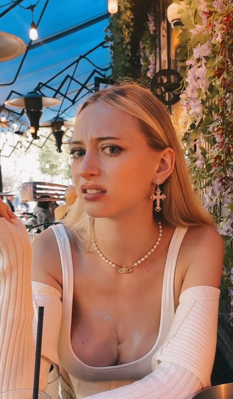 college onlyfans beautiful naked images