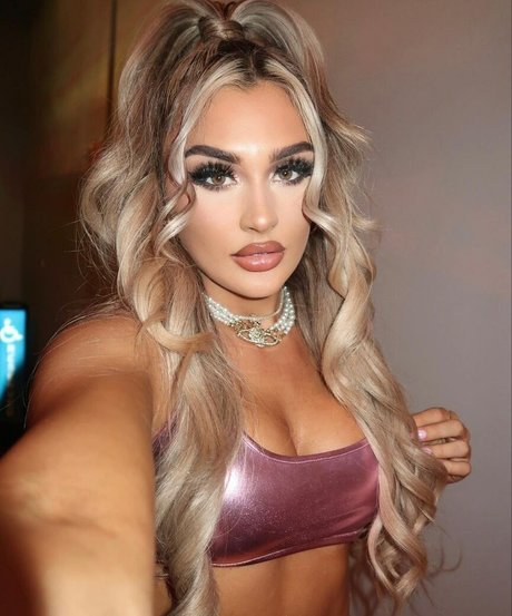 Tiffany Stratton adult actress pic