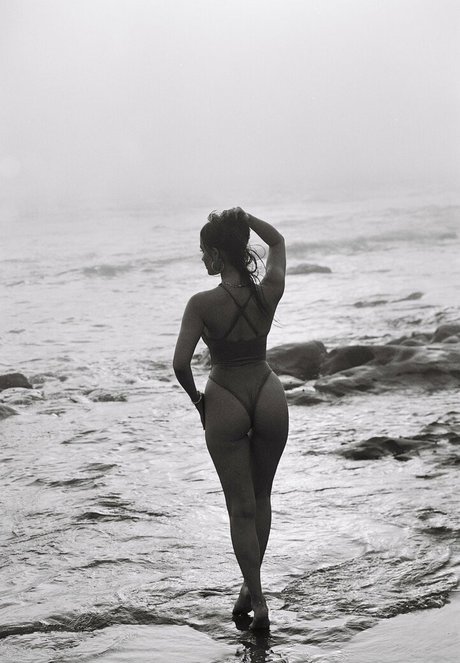 girl on girl onlyfans art naked galleries