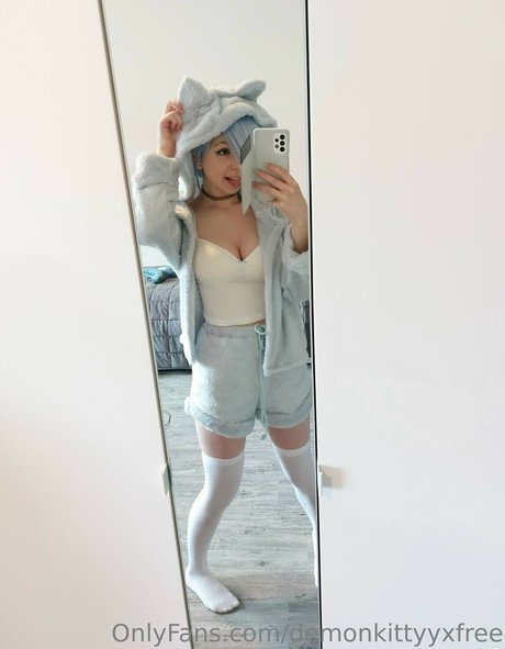 blonde fitness onlyfans pretty img