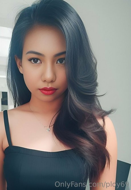 ploy69 naked actress image