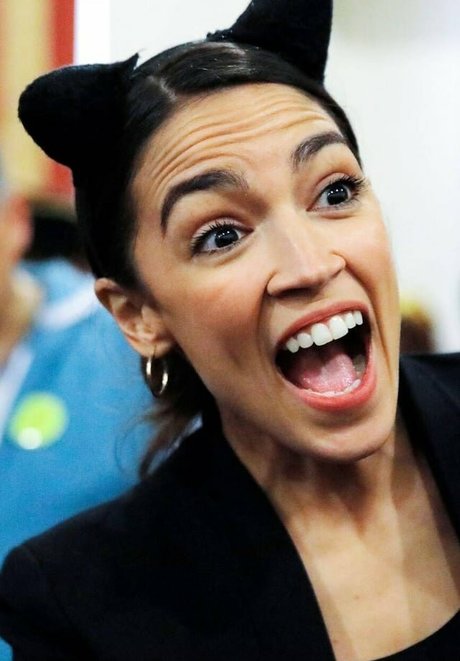 Alexandria Ocasio Cortez naked star images