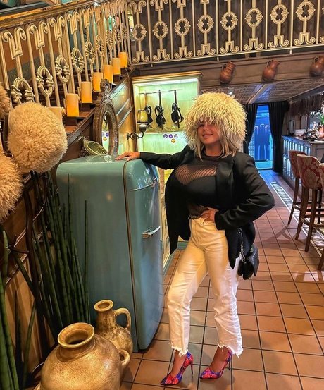 katyshka2208 pretty model pic