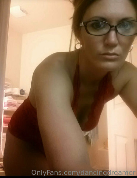 dancingdreamer beautiful model pic