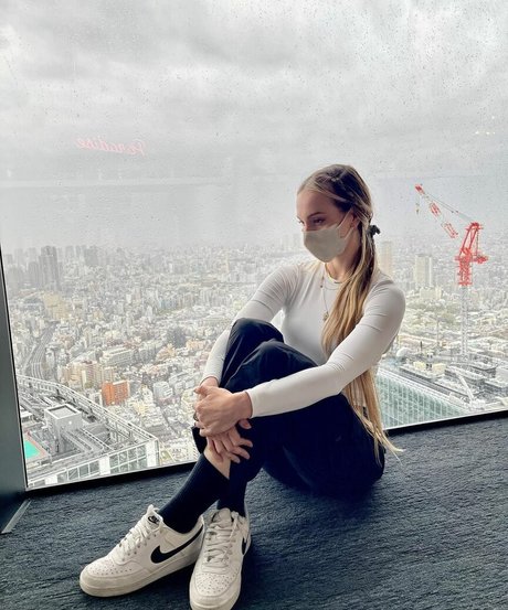 Fasffy xxx actress pictures