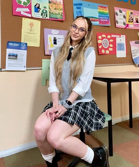 Fasffy nude model images