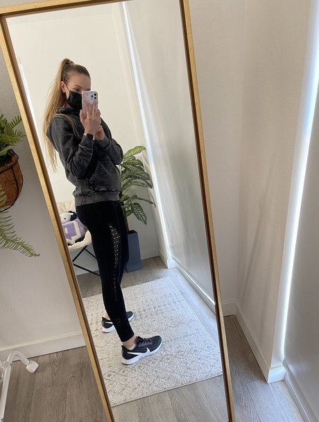 Fasffy sexy actress photo