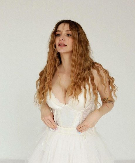 lyasheva model nude pictures