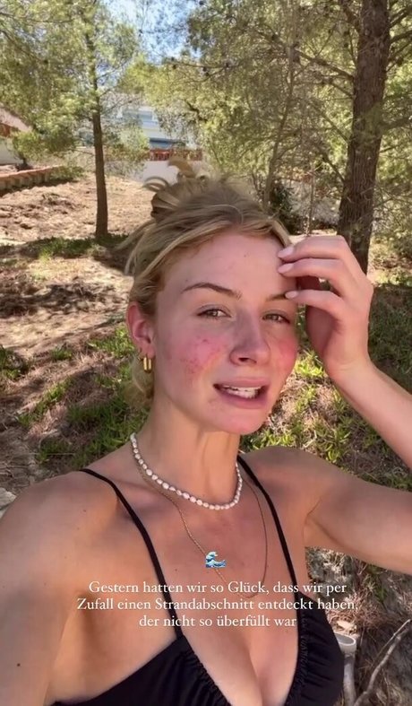 petite blonde milf onlyfans exclusive images