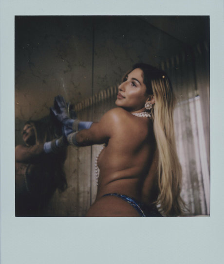 popular trans onlyfans nude picture