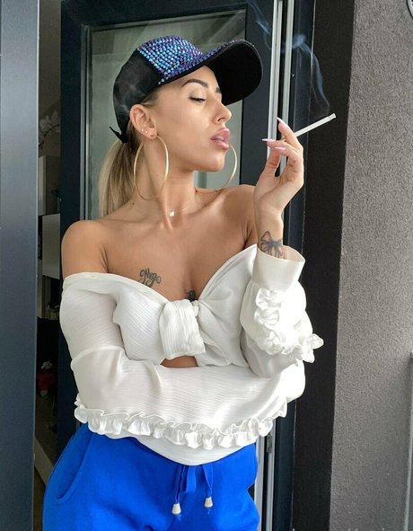 popular trans onlyfans perfect pic