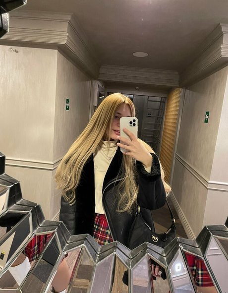 pattaya ladyboy onlyfans art naked images