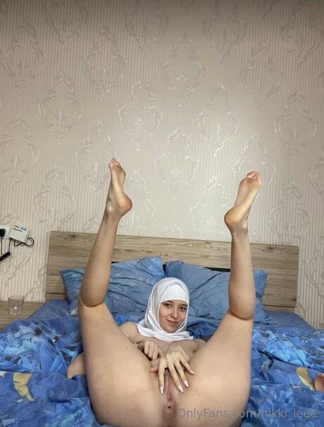 Nikki Leee star nude pic