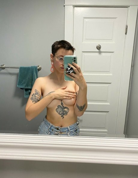 Pleasequietdown model nudes archive