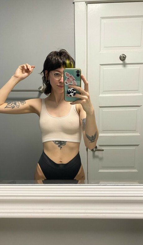 Pleasequietdown pornographic actress pics