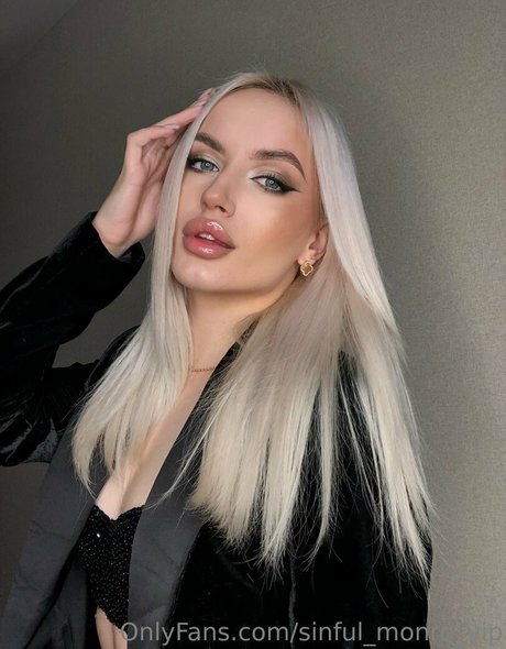 sinful monro vip pretty pornstar galleries