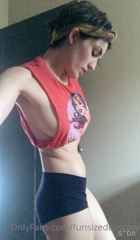 funsizedcosplay top model img