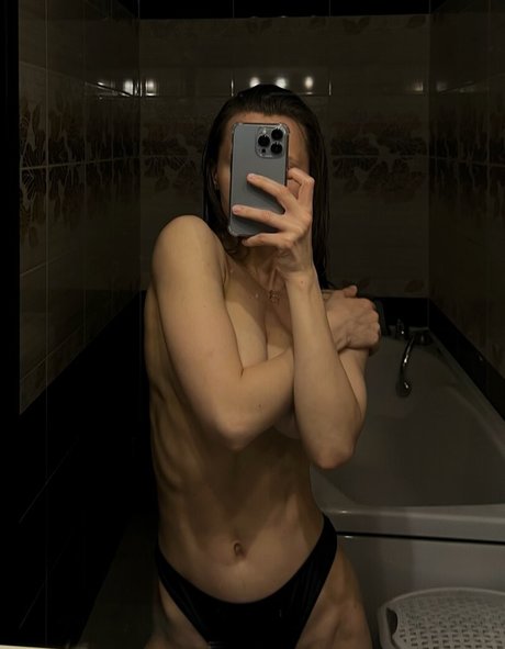 Toma Efremova porn model picture