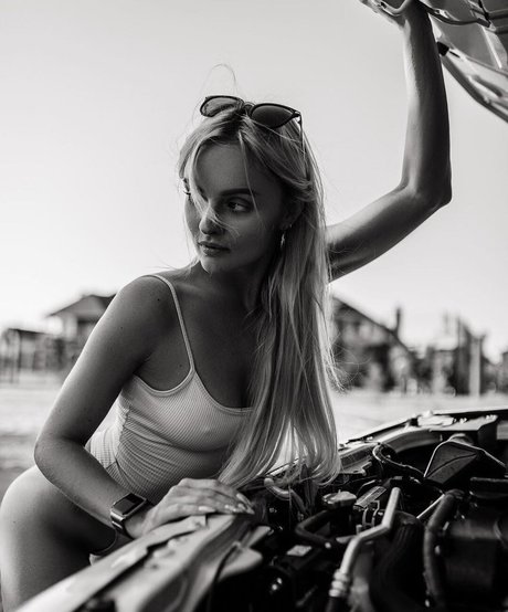 Sophie Katssby pornstar naked photos