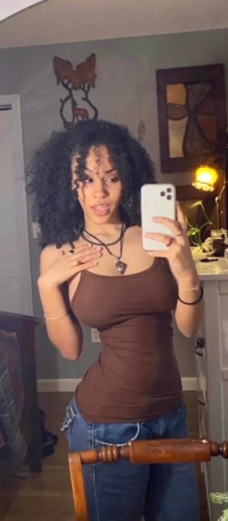 Aaliyeezy hot pornstar pics