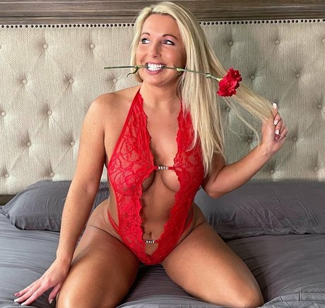 courtneyanntt nude model images