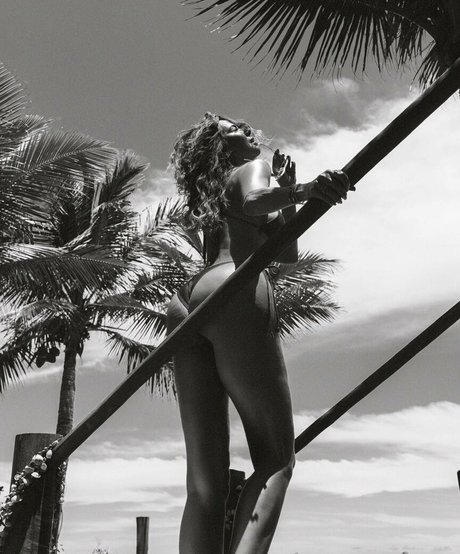 pussy teen onlyfans beautiful nude img