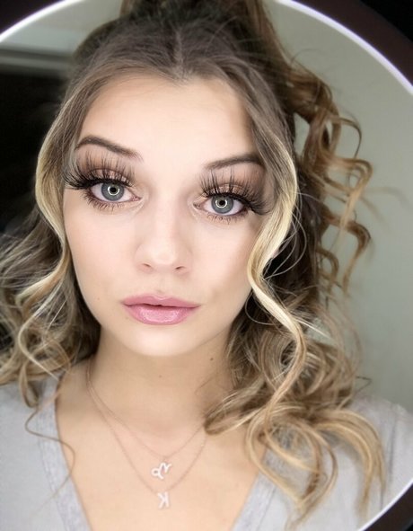 curvy star onlyfans sexy nude photos